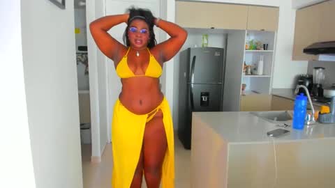 Snapshot of naomi_kiing chatting on September 25, 4:58 pm Nathalia King online show from September 25, 4:58 pm