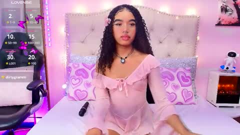 Snapshot of naomi_star8 chatting on October 4, 9:01 pm naomi_star8 online show from October 4, 9:01 pm