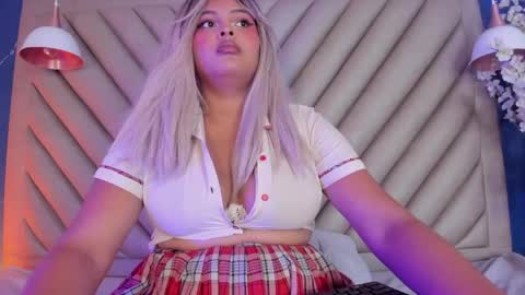 naomi_velour online show from June 1, 8:10 pm