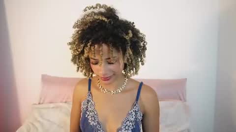 naomidawson online show from June 18, 12:49 am