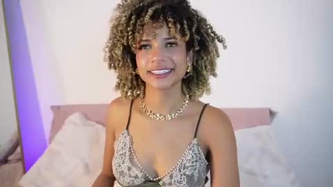 naomidawson online show from June 19, 12:16 am