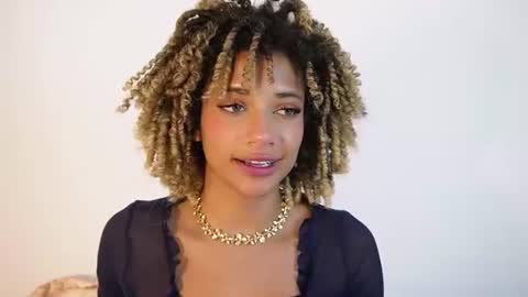 naomidawson online show from July 21, 1:18 am