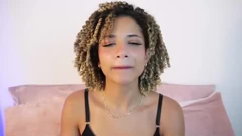 naomidawson online show from June 11, 3:59 am