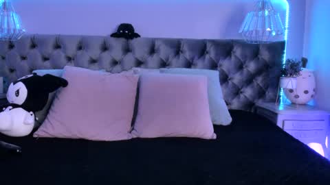 Snapshot of naomii_soto chatting on February 13, 10:54 pm Naomi online show from February 13, 10:54 pm