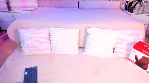     online show from March 15, 5:45 am