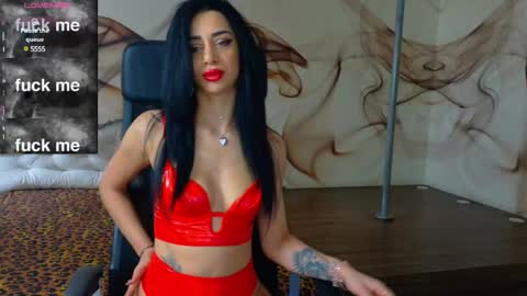 Snapshot of naomiscarlett chatting on February 27, 7:51 am NaomiScarlett online show from February 27, 7:51 am
