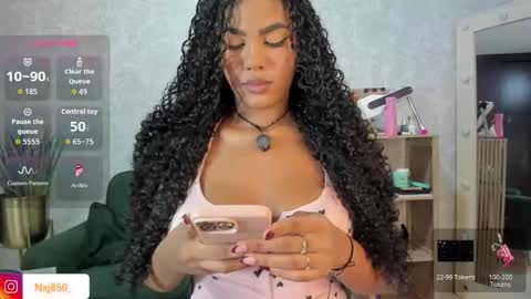 Naomi     online show from November 14, 3:31 am