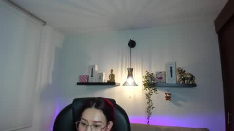 naomy online show from May 27, 1:57 am