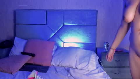 Naomy online show from March 13, 2:37 am