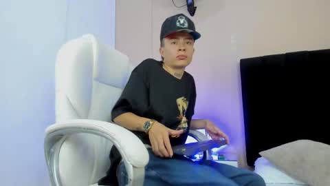 Snapshot of nascary_fox chatting on September 22, 8:02 pm Nascary Fox online show from September 22, 8:02 pm