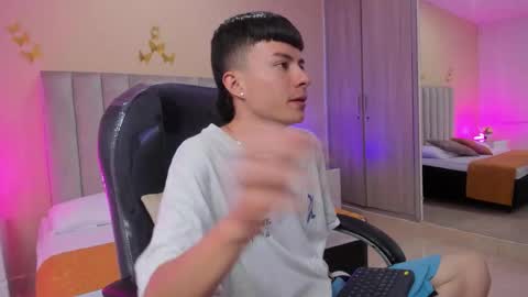 Nascary Fox online show from January 13, 7:43 pm