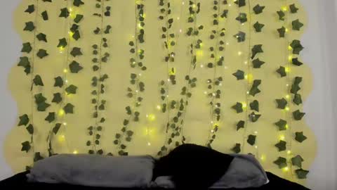 Maira online show from February 16, 1:03 am