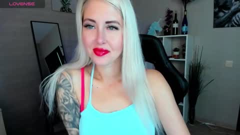 Snapshot of nastasya_cute chatting on September 15, 1:29 am Nastya online show from September 15, 1:29 am