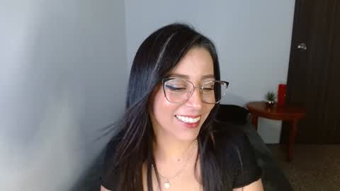 Snapshot of nat4youlove chatting on February 26, 1:14 am nathalia online show from February 26, 1:14 am