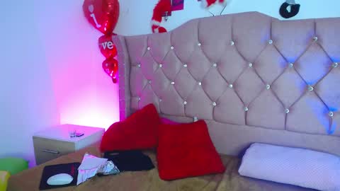 nat_evans8 online show from April 5, 3:47 am