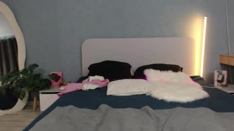 natalee_love online show from February 19, 11:37 pm