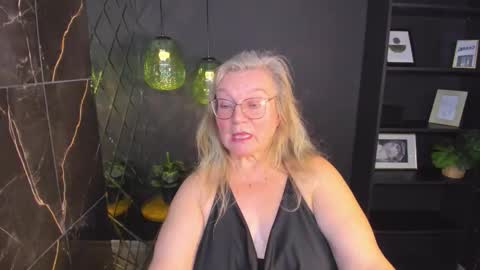Snapshot of natalicloud chatting on October 18, 3:49 pm NataliCloud online show from October 18, 3:49 pm