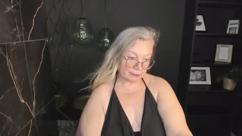 Snapshot of natalicloud chatting on October 8, 1:39 pm NataliCloud online show from October 8, 1:39 pm