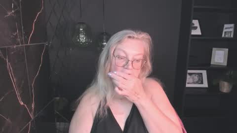 Snapshot of natalicloud chatting on October 10, 2:56 pm NataliCloud online show from October 10, 2:56 pm