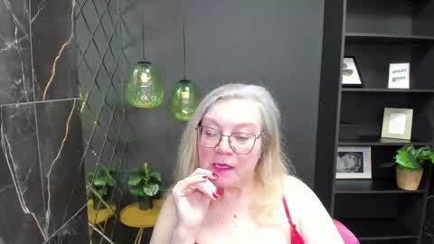 Snapshot of natalicloud chatting on March 8, 1:47 pm NataliCloud online show from March 8, 1:47 pm