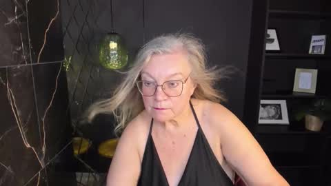 Snapshot of natalicloud chatting on October 7, 1:18 pm NataliCloud online show from October 7, 1:18 pm