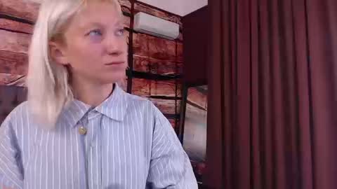 Natalie online show from November 10, 11:46 am