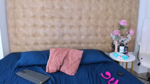   online show from March 17, 7:52 pm