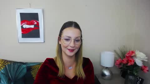Snapshot of natalie_live chatting on February 6, 11:53 am NatalieSexy online show from February 6, 11:53 am