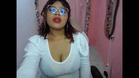 Snapshot of natalie_tits1 chatting on October 4, 4:27 pm natalie_tits1 online show from October 4, 4:27 pm