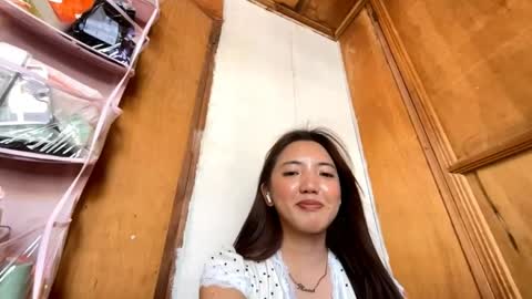 Emma online show from April 11, 3:22 am