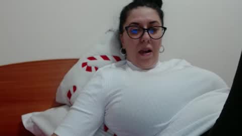 Snapshot of natally565656 chatting on February 8, 11:01 am natally online show from February 8, 11:01 am