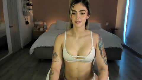 anatalybee online show from May 6, 10:38 pm