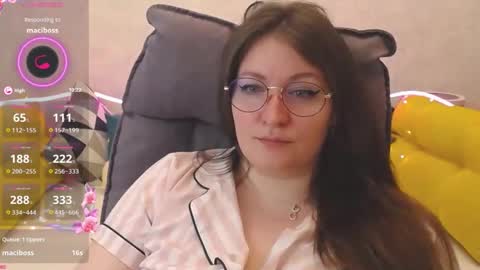 Snapshot of nataly_cute1 chatting on February 24, 5:11 am Nataly online show from February 24, 5:11 am