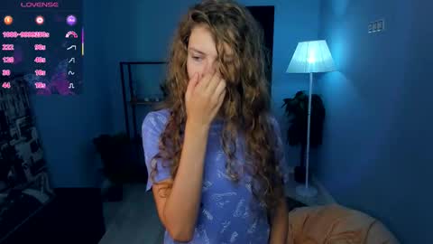 Snapshot of nataly_hello chatting on September 26, 5:15 am Natalie online show from September 26, 5:15 am