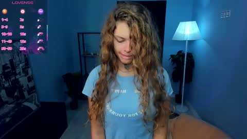 Snapshot of nataly_hello chatting on September 28, 5:05 am Natalie online show from September 28, 5:05 am
