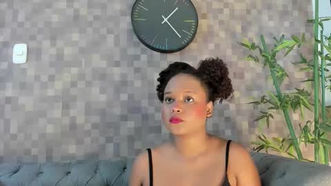 Snapshot of nataly_velez chatting on October 18, 7:29 pm Naty online show from October 18, 7:29 pm