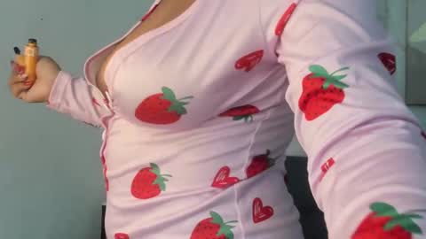Snapshot of nataly_velez chatting on September 10, 12:06 pm Naty online show from September 10, 12:06 pm