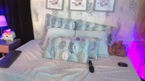 Natasha Blade online show from May 12, 4:05 pm