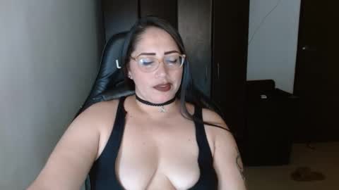 Snapshot of natashasmithe chatting on October 12, 2:37 am Natasha Smithe online show from October 12, 2:37 am