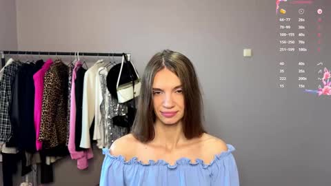 Snapshot of natashiafurfey chatting on September 29, 6:23 am Emily online show from September 29, 6:23 am
