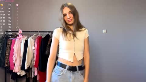 Snapshot of natashiafurfey chatting on October 8, 6:52 am Emily online show from October 8, 6:52 am