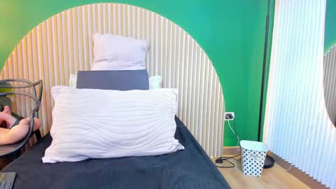 nathalie rossel online show from April 14, 7:06 pm