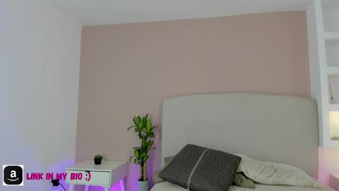 NATHALY  online show from April 4, 10:44 am