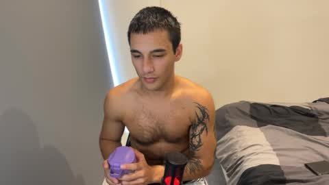 native_boy2 online show from March 15, 3:22 am