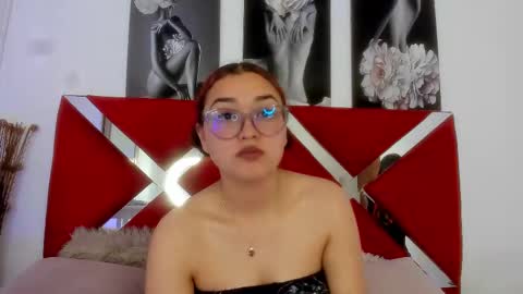 natty_redvelvet online show from October 31, 4:13 am