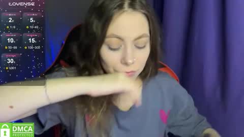 natural_babe666 online show from October 7, 11:45 pm