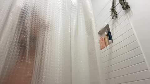 Snapshot of naturebabe666 chatting on December 2, 4:24 am naturebabe666 online show from December 2, 4:24 am