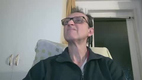 naturista25 online show from December 17, 9:32 pm