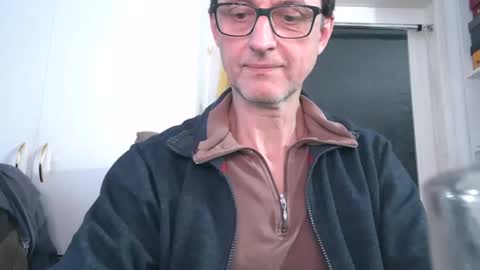 naturista25 online show from December 5, 2:37 pm