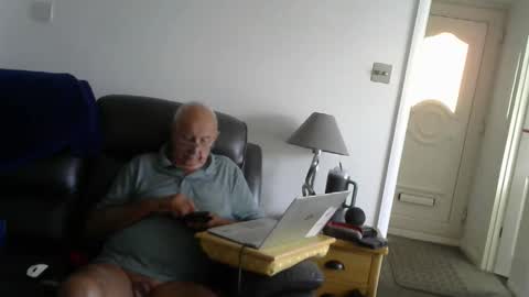 naturistmale81 online show from September 11, 3:13 pm